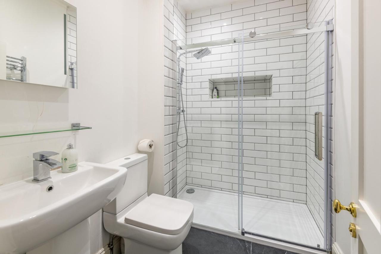 Georgian 2 Bed Apartment With 3 Bathrooms And Parking Exteriör bild